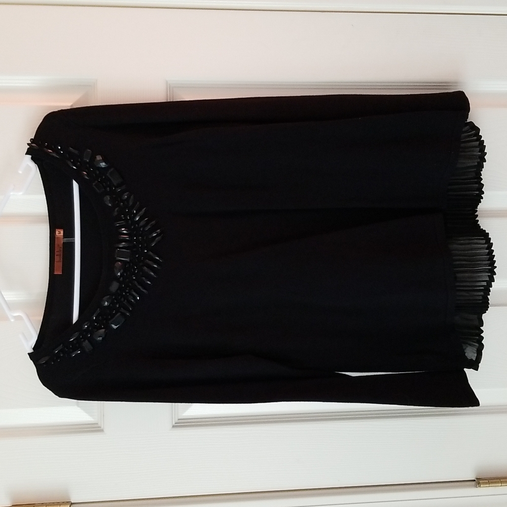💐 BELLDINI JEWELED BLACK SWEATER